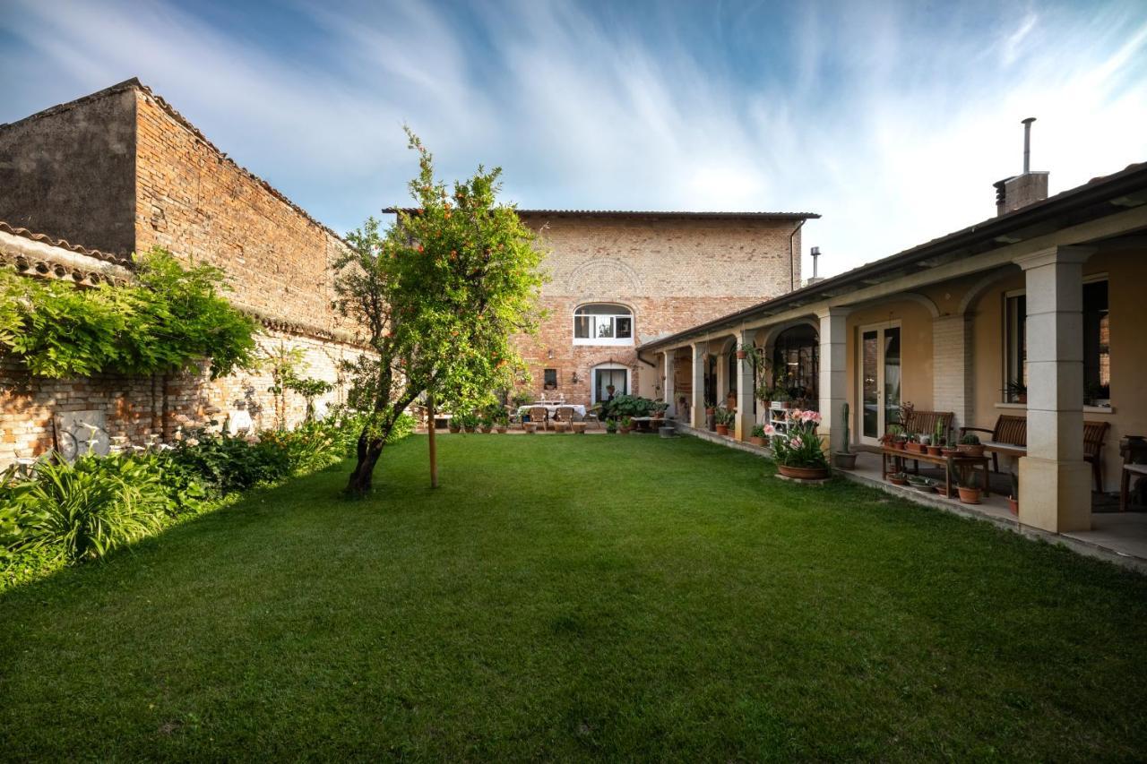 La Casa Nel Borgo Acomodação com café da manhã Piadena Exterior foto